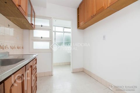 Image 4 - 232672